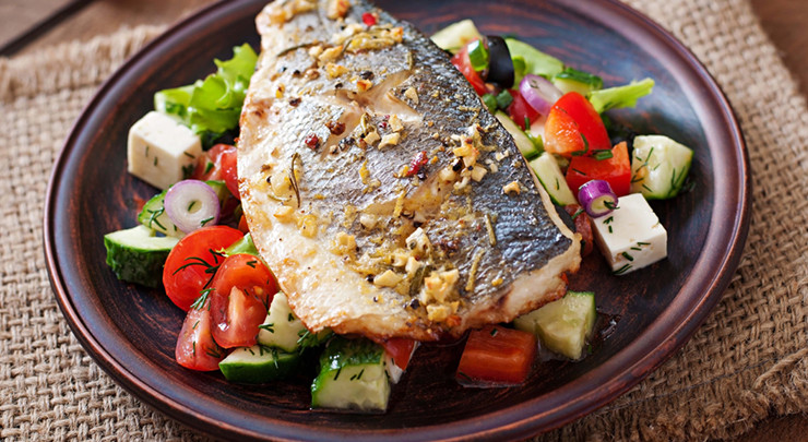 Sommerliches Seebarschfilet