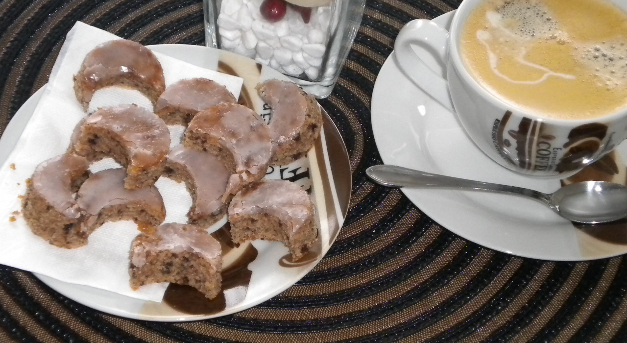 R U M H A L B M O N D E