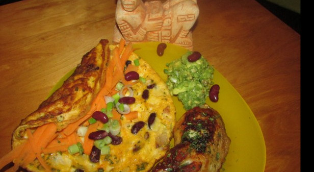 Marinierte Hühnerkeulen mit Minzjoghurt