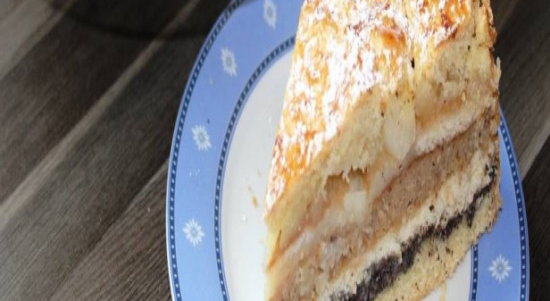 Apfelkuchen mit Mohnfüllung