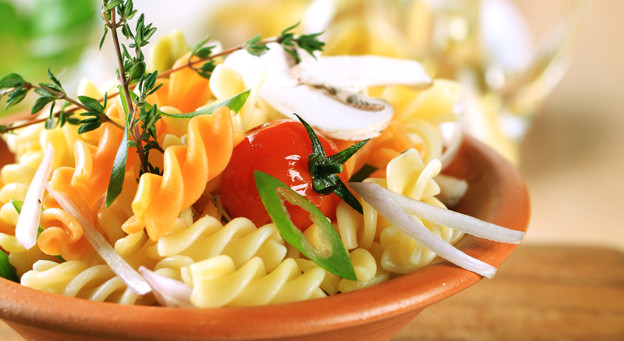 Bunter Frühlingssalat