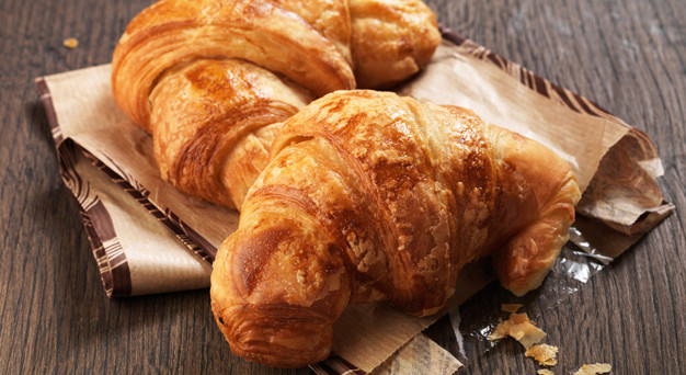 Eier-Räucherlachs Kipferl