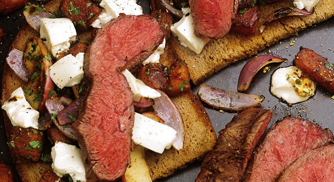 Flat Iron Steak & Schwarzbrot mit Kürbisgemüse