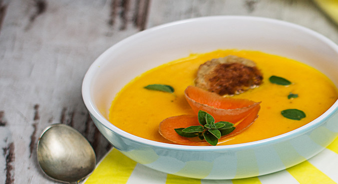 Karottensuppe mit Reisbällchen