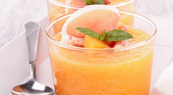 Melonensuppe mit frischer Minze 