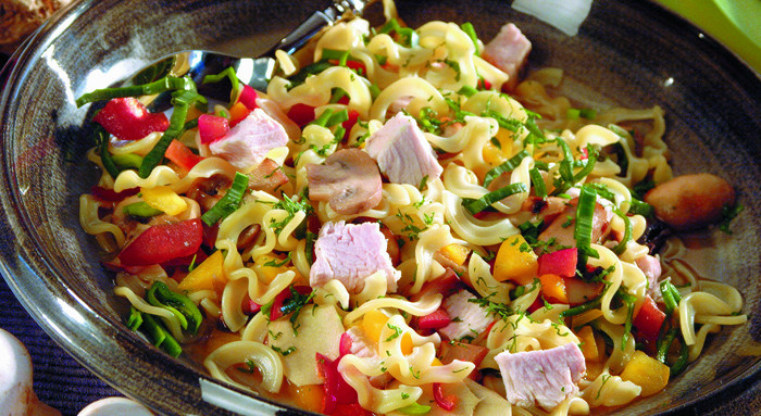 Nudeltopf mit Hühnerfleisch