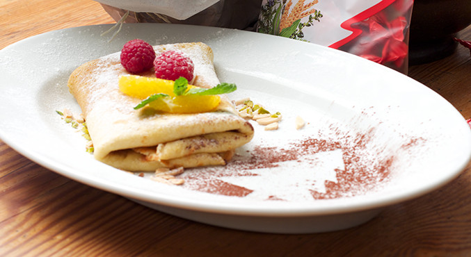 Palatschinke mit Orangen und Käuter-Karamell