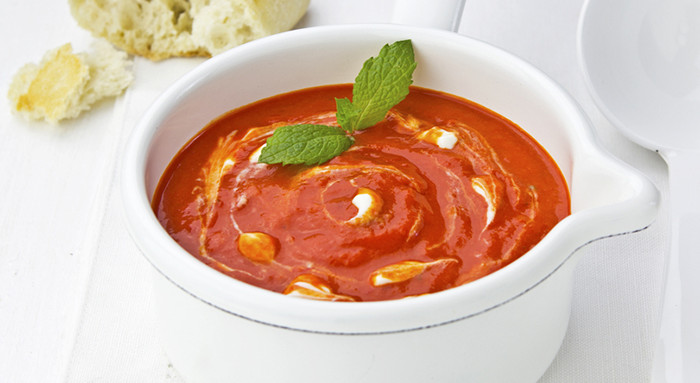 Paprikacremesuppe mit Frischkäse