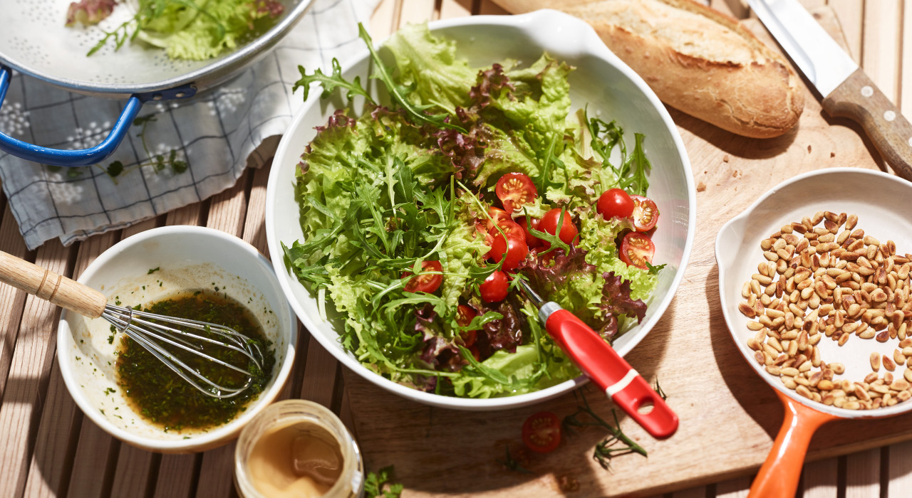 Sommerlicher Salat mit Würze-Dressing
