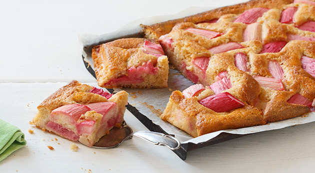 Rhabarber-Blechkuchen