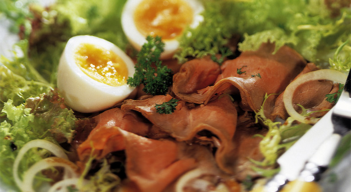 Roastbeefsalat mit Kernöl und Eier