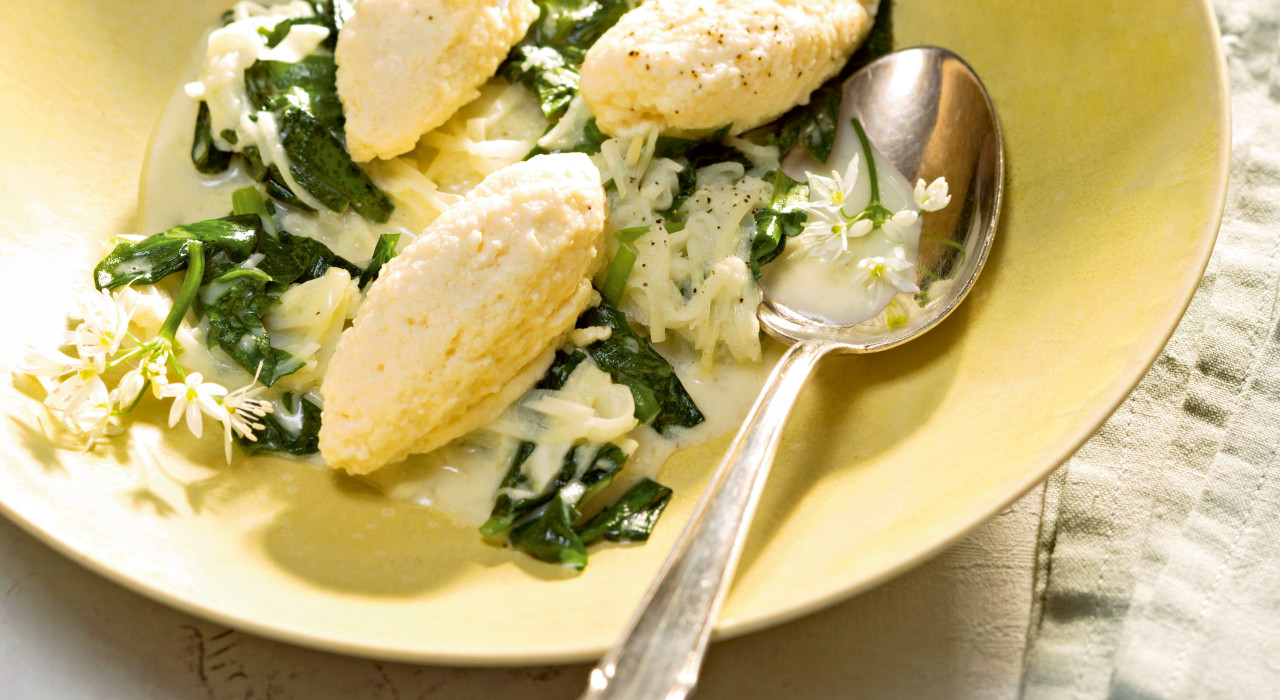 Topfennockerl mit eingemachtem Bärlauch-Kohlrabi