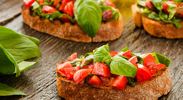 Tomaten-Basilikum-Brötchen