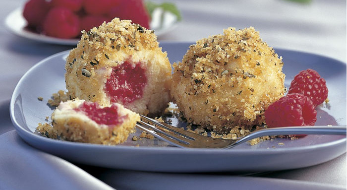 Himbeerknödel mit Kürbiskernöl