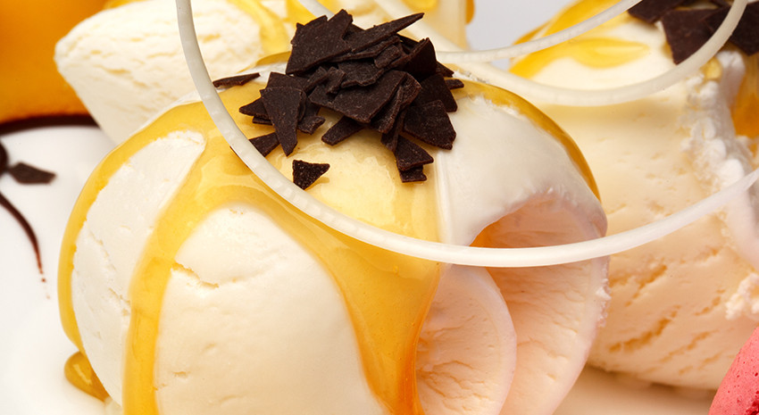 Mit Honig gesüßtes Eis