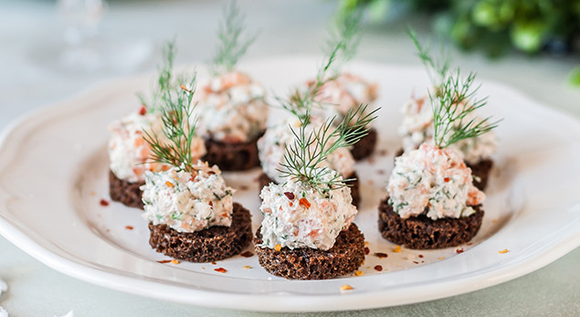 Feine Lachsbrötchen