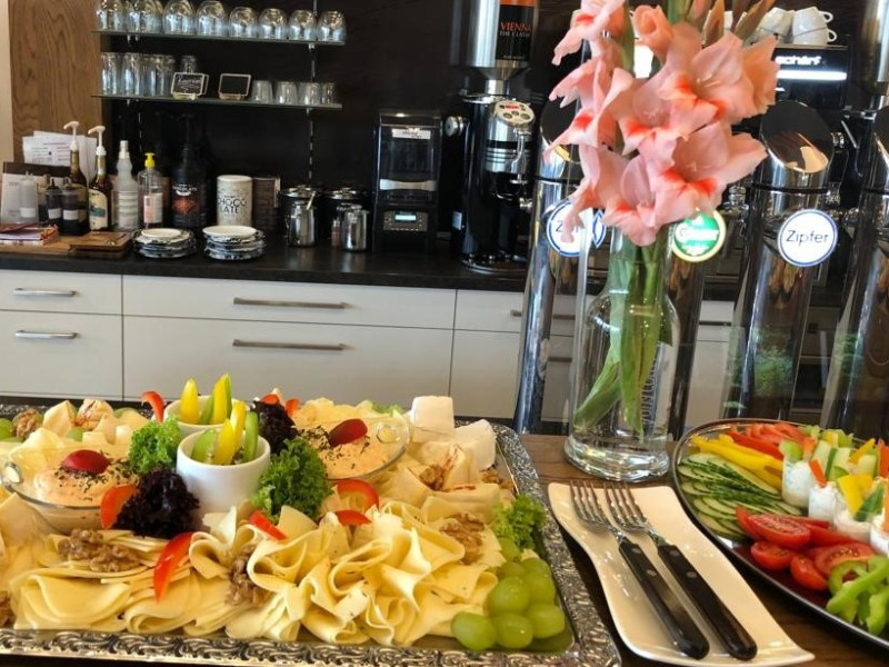 Abbildung: DORFER CAFE MURAUER OG